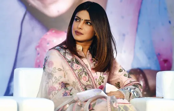 सक्षम बेटियाँ पेरेंट्स की रीढ़ बनेंगी: प्रियंका चोपड़ा