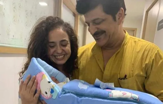 शाहिद कपूर के सौतेले पिता 52 साल की उम्र में बने पापा, सामने आई पहली फोटो