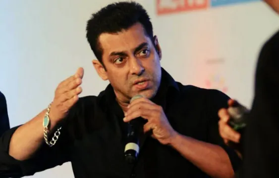 Salman Khan ने पाकिस्तानी ऑर्गनाइजर के मुंह पर मारा तमाचा