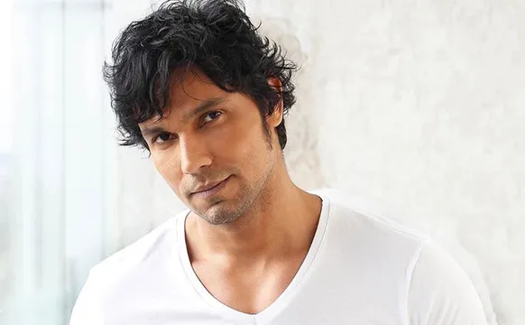 रणदीप हुड्डा ने चल रहे जलवायु संकट पर प्रकाश डाला, प्रशंसकों को चेतावनी दी कि यह एक आपात स्थिति है