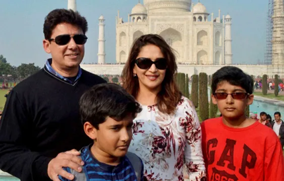 बेटे अरिन के जन्मदिन पर माधुरी के घर आया नन्हा मेहमान, नाम है कारमेलो नेने!