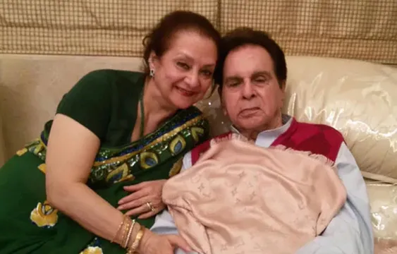 दिलीप कुमार-सायरा बानो ने बिल्डर को भेजा 200 करोड़ का मानहानि का नोटिस, जानें क्यों ?