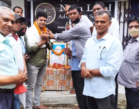 गांधी जयंती के अवसर पर अभिनेता राजन कुमार सम्मानित