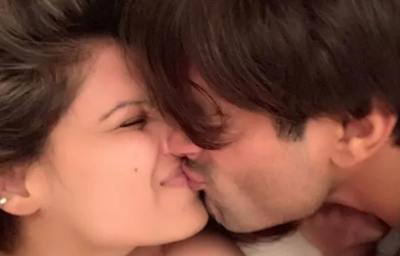 बिपाशा ने किस करते हुए शेयर की फोटो, कहा मुझे सिर्फ तुम्हारी जरूरत है