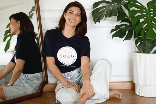 Jacqueline Fernandez ने अपने फैंस से प्यार और सहानुभूति फैलाने की अपील की
