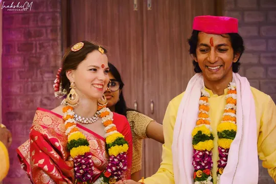 अभिनेता Anshuman Jha ने की चार बार शादी की जिसमें पारंपरिक भारतीय वैदिक मैथिली विवाह भी शामिल है