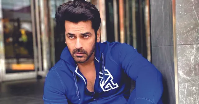 Arjan Bajwa: हर बच्चे की आंख में चश्मा नजर आने लगा है.