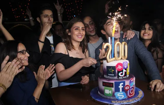 ध्वनि भानुशाली ने अपने लेटेस्ट सिंगल ‘वास्ते’ की सक्सेस को किया सेलिब्रेट