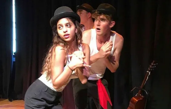 Photo: शाहरुख खान की बेटी सुहाना ने स्टेज पर किया परफॉर्म, फोटो वायरल