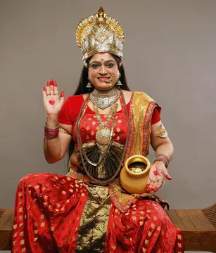 Diwali 2022 : बॉलीवुड एक्ट्रेस Ekta Jain ने लिया माँ लक्ष्मी का रूप
