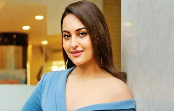 क्यों सोनाक्षी सिन्हा अपनी हर फिल्म के रिलीज़ होने से पहले डर जाती हैं ?