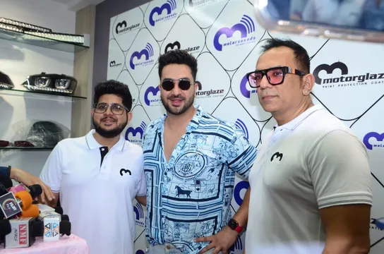 बी टाउन सेलेब्रिटीज ने मोटरसाउंड्स लोखंडवाला के भव्य उद्घाटन की शोभा बढ़ाई