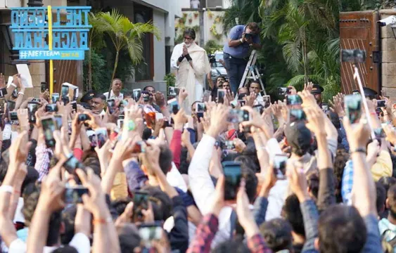 अमिताभ बच्चन की तबीयत खराब, संडे को फैंस से नहीं की मुलाकात