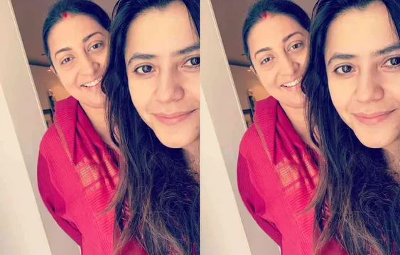 राहुल गांधी को हराकर स्मृति ईरानी 14 किमी नंगे पैर चलकर पहुंची सिद्धि विनायक मंदिर