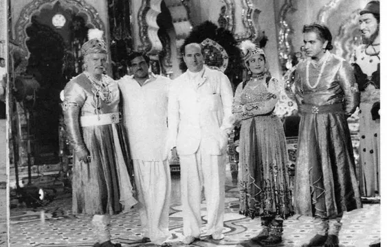 ऋषि कपूर ने ‘मुगल-ए-आज़म’ की जो फोटो शेयर की है, उसमें क्या है खास ?