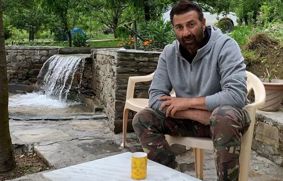 सांसद बनने के बाद सनी देओल ने बढ़ाई फीस, 5 करोड़ मांगने पर मेकर्स ने बदला हीरो