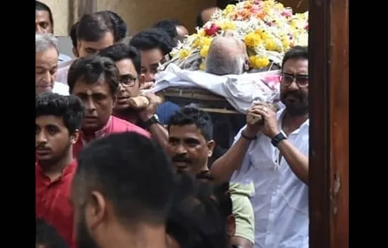 वीरू देवगन के निधन से बॉलीवुड में शोक की लहर, अंतिम दर्शन करने पहुंचे स्टार्स