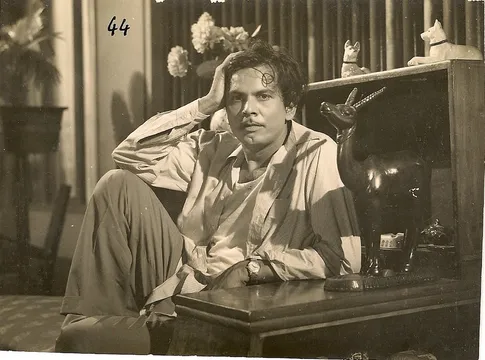 जीवन बस कंडक्टर की तरह है