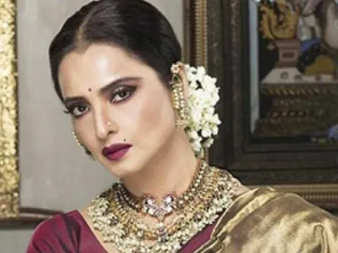 ब्यूटी विद ब्रेन की मिसाल है रेखा