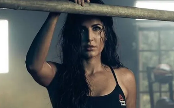 कैटरीना कैफ के ऑल-ब्लैक लुक ने लोगों को किया दीवाना, नज़ारे हटाना हुआ मुश्किल