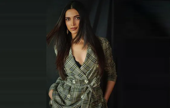 राजनीति में भी इंटरेस्ट लेती है दीपिका पादुकोण, जनता से की मतदान अपील