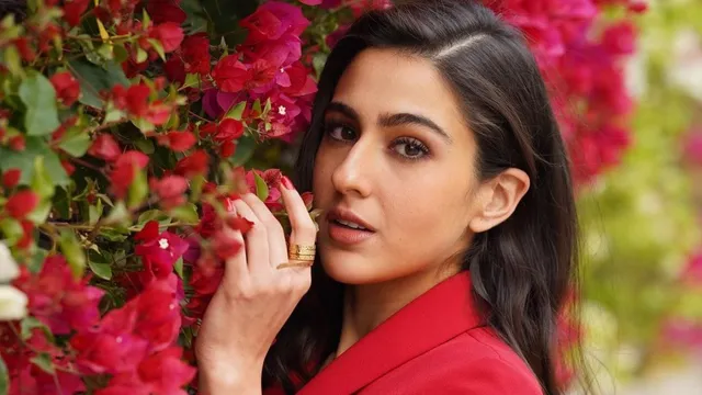 कोरोना महामारी के दौरान लोगों की मदद कर रही हैं Sara Ali Khan
