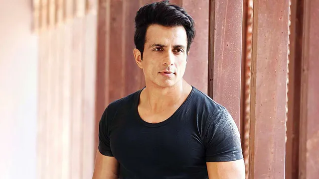 Sonu Sood ने एक बार फिर किया कमाल, 12 साल से बिस्तर पर पड़े युवक के शरीर में डाली जान