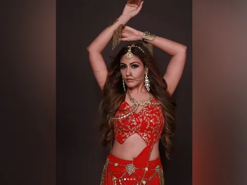 नागिन 5 से सामने आया सुरभि चंदना का धमाकेदार फर्स्ट लुक, फैंस ने किया कमेंट