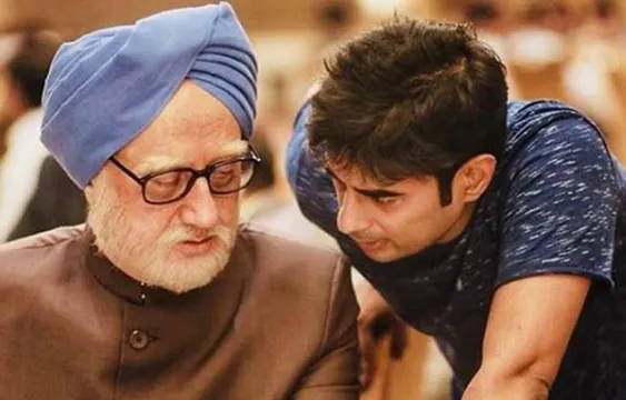 'द एक्सीडेंटल प्राइम मिनिस्टर' के डायरेक्टर गिरफ्तार, 34 करोड़ का किया फर्जीवाड़ा