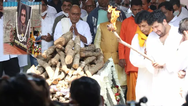 Bappi Lahiri Funeral: पंचतत्व में विलीन हुए डिस्को किंग बप्पी दा