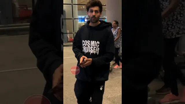 Bhoolbhulaiya Fame Kartik Aryan Spotted At The Airport Today #shorts #kartikaaryan