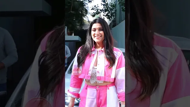 Mannara Chopra spotted looking like a baribe going for a shorrt #shorts #mannarachopra