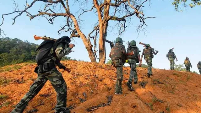 దండకారణ్యంలో విషాదం.. ఇద్దరు జవాన్లు మృతి