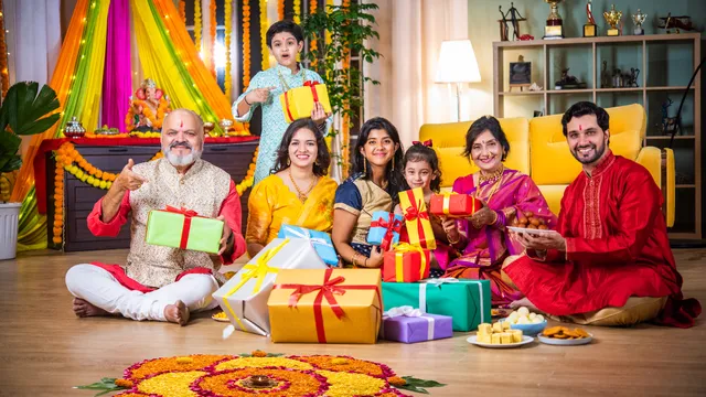 Diwali 2024 : దీపావళికి ప్రత్యేకమైన బహుమతులు ఇవే
