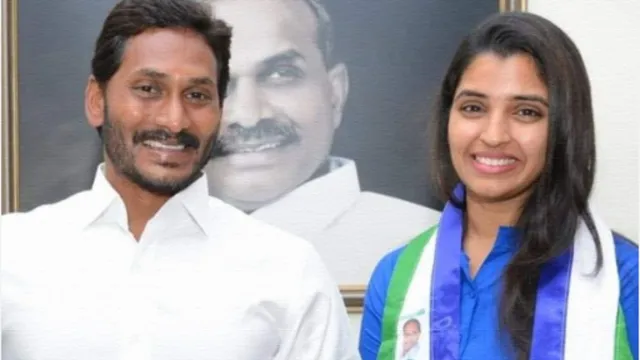 YCP: శ్యామల తోపా..?..ఆమె కంటే మాకేం తక్కువ