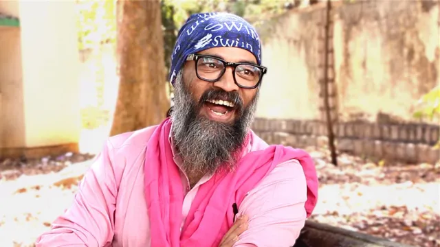 సినీ ఇండస్ట్రీలో విషాదం.. స్టార్ డైరెక్టర్ ఆత్మహత్య