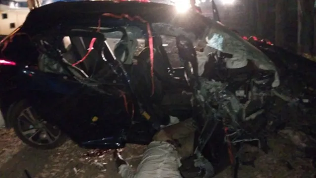 Road Accident: ఏపీలో ఘోర రోడ్డు ప్రమాదం.. ముగ్గురు డాక్టర్లు స్పాట్ లోనే మృతి!