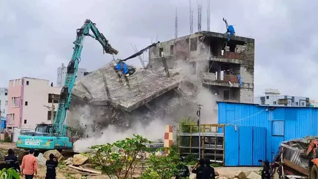 Hydra: మణికొండలో హైడ్రా కూల్చివేతలు