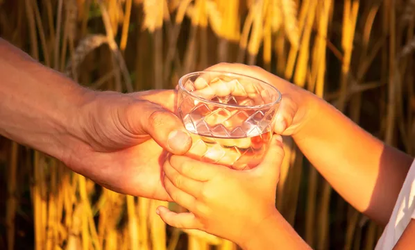 ఈ సమస్యలు ఉంటే గోరువెచ్చని నీరు తాగొద్దు