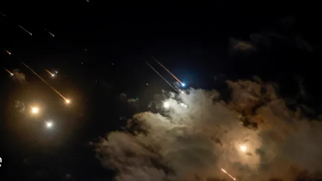 Iran: విమానాల మీద నుంచి ఇరాన్ క్షిపణులు–చూసిన పైలట్లు, ప్రయాణికులు