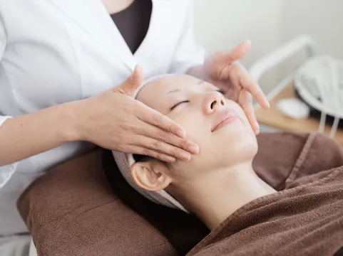 Skin Care: చలికాలంలో పొడిబారిన చర్మ సమస్య ఇలా పోతుంది