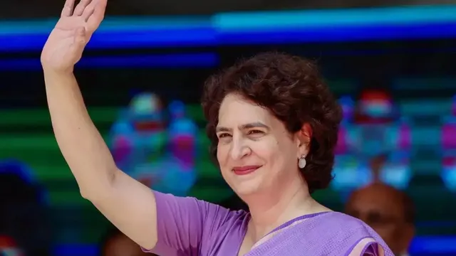 వయనాడ్‌లో దూసుకుపోతున్న ప్రియాంక గాంధీ
