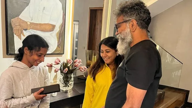 సుకుమార్ పని మనిషికి గవర్నమెంట్ జాబ్.. సెలబ్రేట్ చేసుకున్న డైరెక్టర్ ఫ్యామిలీ