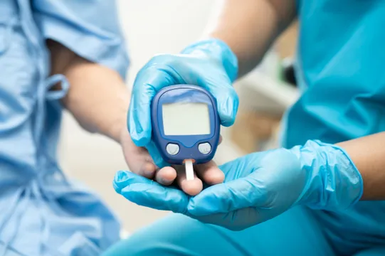 Diabetes: బ్లడ్ షుగర్ టెస్టింగ్ కోసం వేలికి గుచ్చుతున్నారా? వైద్యుల షాకింగ్ విషయాలు