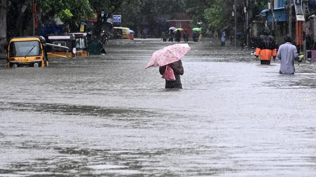 ఫెంగల్ తుఫాన్ ఎఫెక్ట్.. పుదుచ్చేరిలో వరదలు