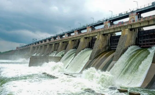 గోదావరి-కావేరి నీటిలో సగం వాటా ఇవ్వాల్సిందే: తెలంగాణ