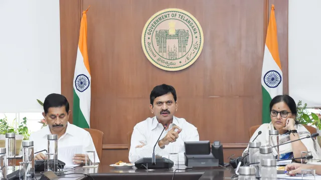 ఇందిరమ్మ ఇళ్లకు 80 లక్షల దరఖాస్తులు.. మంత్రి పొంగులేటి కీలక ఆదేశాలు