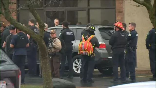 USA: అమెరికాలో మళ్ళీ మోగిన తుపాకులు–ఐదుగురు మృతి