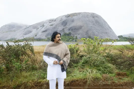 Pawan Kalyan: జనసైనికులకు పవన్ కీలక పిలుపు.. ఆ రక్షణే ధ్యేయంగా పోరాటం!
