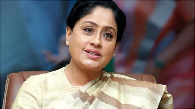 సంధ్య థియేటర్ ఘటన.. వాళ్ళు అనుకూలంగా మార్చుకుంటున్నారు : విజయశాంతి